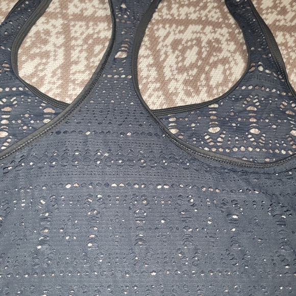 Work out top - Picture 3 of 3